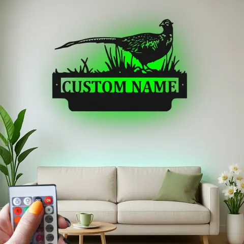 Vue alternative de Art Murale en Métal Faisan avec LED | Cadeau Personnalisé pour Chasseur | Panneau de Nom Personnalisé pour Cabane & Lodge | Silhouette d'Oiseau à Cou Anneau