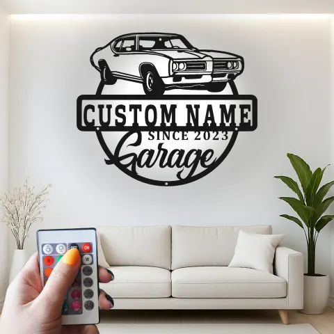 Vista alternativa di Insegna in metallo personalizzata con luce LED per garage di auto classiche - Regalo per appassionati di auto, decorazione per man cave o garage