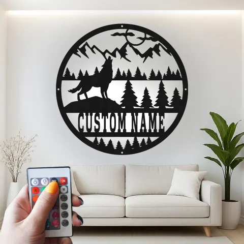 Vista alternativa de Cartel de metal personalizado con escena de montaña y lobo iluminado LED, regalo personalizado para amantes de la naturaleza, decoración de cabaña rústica 1