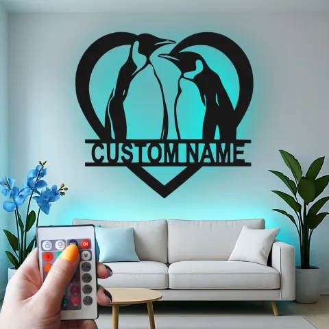 Vista alternativa de Cartel de metal LED personalizado de pareja de pingüinos regalo para decoración de dormitorio o salón