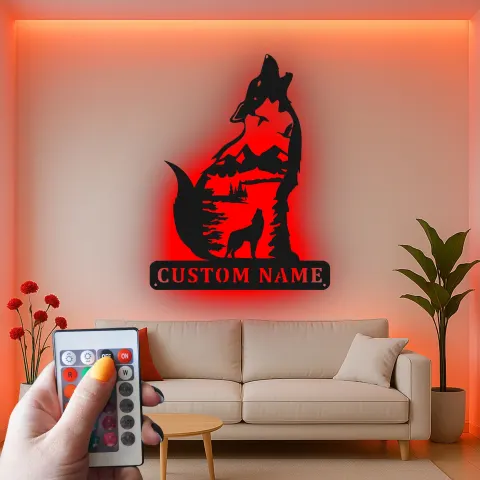 Vista alternativa di Insegna in metallo personalizzata con lupo che ulula e luce LED