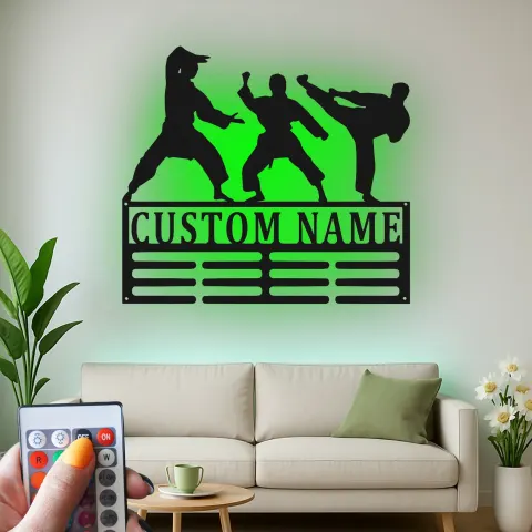 Personalisierte Karate-Gurt-Halterung | Maßgeschneidertes LED-Schild für Kampfsport | Metall-Wandkunst für Dojo-Dekor | Geschenk für Schwarzgurt alternative Ansicht