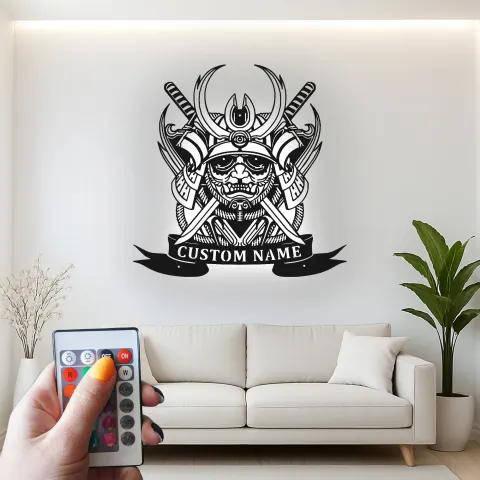 Vue alternative de Art Murale en Métal Samouraï Personnalisé | Panneau LED Casque Japonais | Décor de Dojo Personnalisé | Cadeau pour Fan d'Arts Martiaux