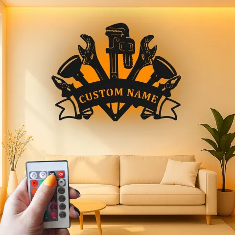 Vista alternativa di Insegna in metallo personalizzata con attrezzi da idraulico | Arte murale LED personalizzata per officina e ufficio | Regalo per professionista dell'idraulica