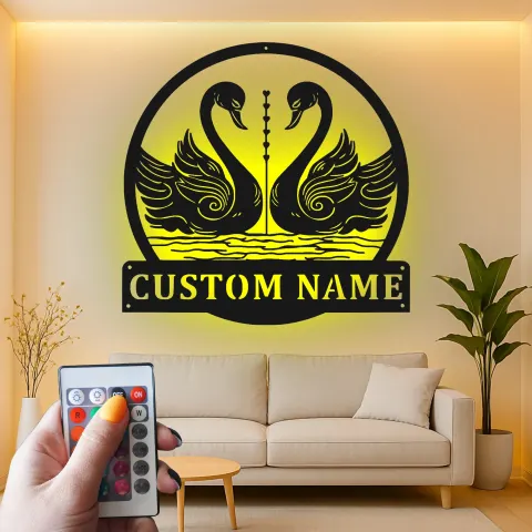 Vista alternativa di Arte Murale in Metallo LED Personalizzata con Cigno | Insegna con Nome per Coppie | Regalo Romantico per Camera da Letto e Matrimonio | Decorazione per Amore Duraturo