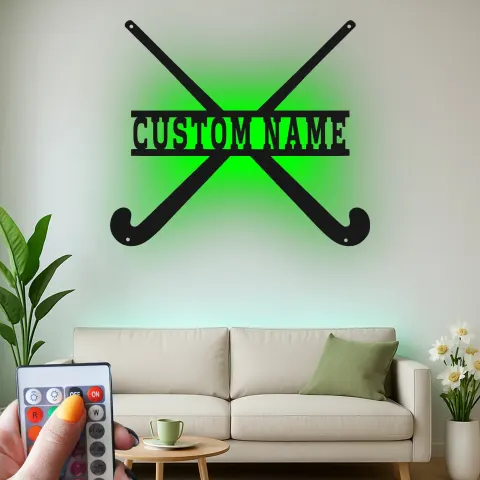 Vue alternative de Décoration murale en métal personnalisée avec bâtons de hockey sur gazon et rétroéclairage LED - Cadeau personnalisé pour joueurs de hockey sur gazon