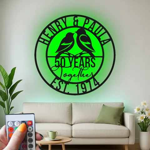 Vista alternativa di Regalo Personalizzato per il 50° Anniversario | Arte Murale in Metallo LED con Uccelli Amore | Insegna Personalizzata per Coppie per Decorazione Romantica