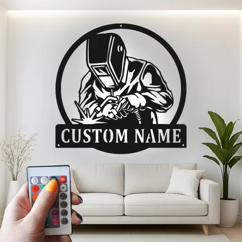 Vista alternativa di Insegna in metallo LED personalizzata per saldatori - Regalo per meccanici, decorazione per garage e officina