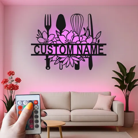 Vista alternativa de Cartel de cocina personalizado con LED | Arte mural de utensilios de metal floral personalizado | Regalo de decoración de chef para mamá | Decoración de cocina moderna de granja