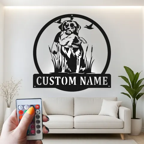 Vista alternativa di Insegna in metallo personalizzata per Labrador Retriever | Arte murale in metallo LED per cacciatori | Regalo personalizzato per cani da caccia e appassionati di attività all'aperto
