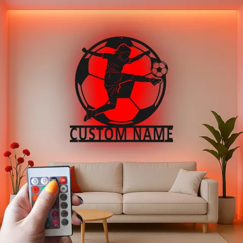 Vue alternative de Décoration murale en métal pour joueuse de football | Panneau lumineux LED personnalisé | Cadeau avec nom sur mesure pour déco chambre d’athlète | Récompense équipe de football féminine