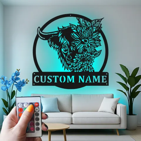 LED-Metallschild Highland Cow | Personalisiertes Florales Bauernhof-Schild | Individuelles Geschenk für Kuhliebhaber alternative Ansicht
