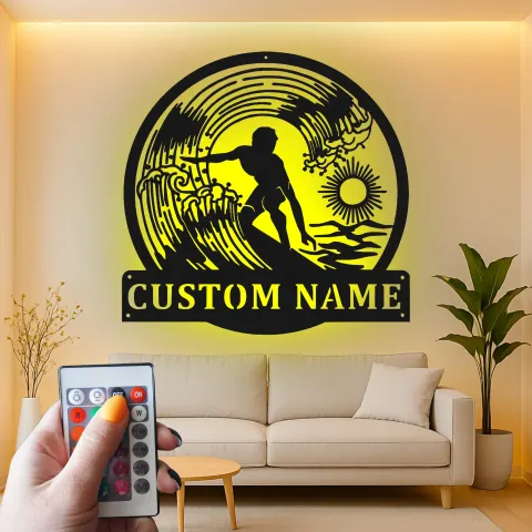 Vista alternativa de Arte mural de metal LED personalizado de surfista | Cartel de nombre personalizado para decoración de casa de playa | Regalo de surfista costero