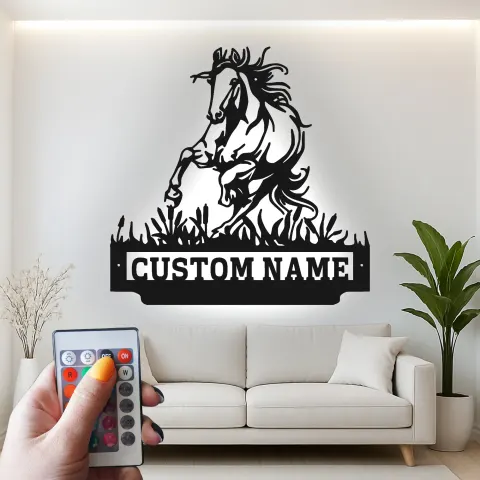 Vista alternativa di Insegna in metallo personalizzata con LED | Arte murale equestriana personalizzata | Decorazione per ranch e regalo per amanti dei cavalli | Insegna in metallo retroilluminata