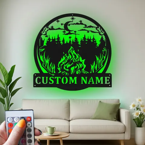 Personalisierte LED-Metall-Wandkunst mit Lagerfeuer und Waldmotiv – Geschenk für Outdoor-Liebhaber, Hüttendeko alternative Ansicht