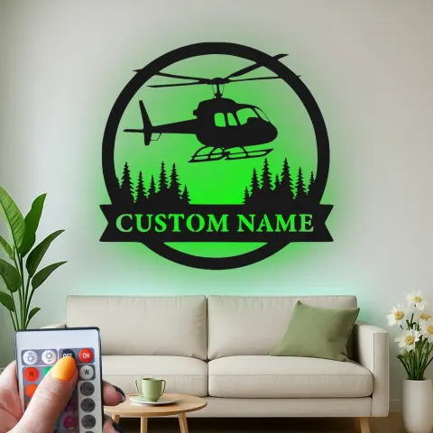Vista alternativa di Decorazione murale in metallo personalizzata con elicottero | Arredo aeronautico illuminato LED | Insegna con nome su misura per regalo pilota, ufficio e sala hobby