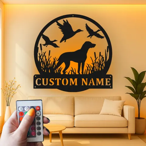 Vista alternativa di Insegna per Cacciatore Labrador Personalizzata | Arte da Parete in Metallo LED per Cacciatore | Decorazione Personalizzata per Retriever e Anatre