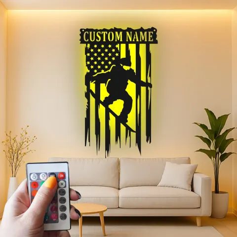 Vue alternative de Plaque de nom personnalisée pour snowboarder | Art mural en métal LED | Décoration de snowboard avec drapeau américain | Cadeau pour la chambre d'ado