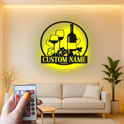 Personalisierte LED-beleuchtete Metall-Wandkunst mit Weinflasche und Gläsern – Geschenk für Weinliebhaber für Küche oder Bar alternative Ansicht