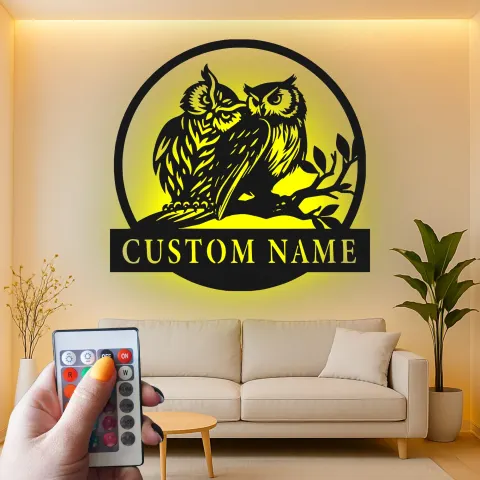 Vista alternativa di Insegna LED Personalizzata con Gufo | Arte in Metallo del Gufo Cornuto | Regalo per Amanti della Natura per Cabin o Decorazione per Casa