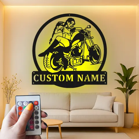Vista alternativa de Cartel de metal LED de motociclista personalizado, regalo de motociclista para él, decoración de garaje para entusiastas de las motocicletas