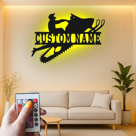 Vista alternativa di Insegna in metallo personalizzata per motoslitta | Arte murale in metallo con luce LED | Decorazione invernale personalizzata per man cave o garage