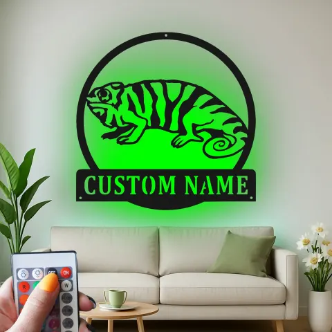 Vue alternative de Décoration murale en métal personnalisée avec éclairage LED Chameleon pour les amoureux des reptiles - Cadeau unique pour la chambre