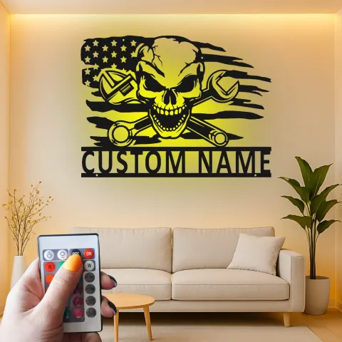Vue alternative de Panneau de garage mécanicien personnalisé | Art mural en métal crâne avec LED | Décor de cave à vin avec drapeau américain | Cadeau pour lui