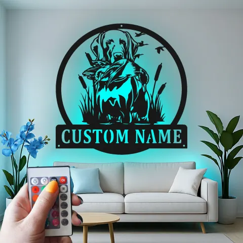 Vista alternativa de Cartel personalizado con perro de caza Labrador | Decoración mural de metal LED personalizada | Regalo para cazadores de patos y decoración de fauna salvaje
