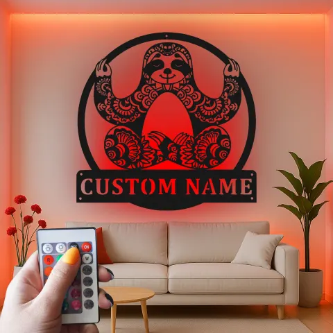 Vista alternativa de Letrero LED personalizado de mandala y perezoso | Decoración mural de metal a medida para estudio de yoga y decoración zen | Regalo de arte boho con animales