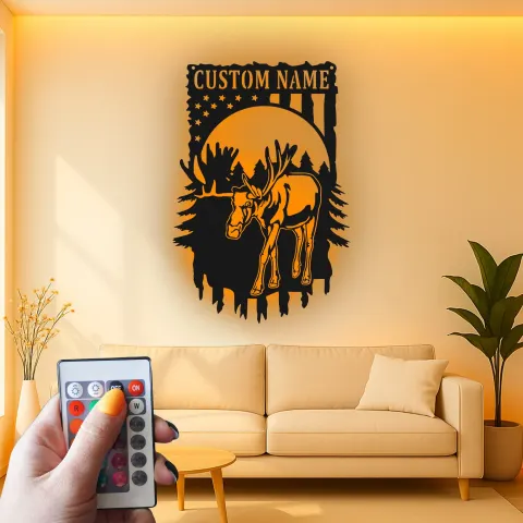 Vista alternativa di Arte Murale in Metallo Personalizzata con Alce e LED | Insegna con Nome della Bandiera Americana | Decorazione Rustica per Amanti della Natura