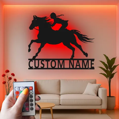 Vue alternative de Panneau LED équestre personnalisé | Décoration murale en métal pour cavalière | Déco d’écurie & cadeau pour amoureuse des chevaux