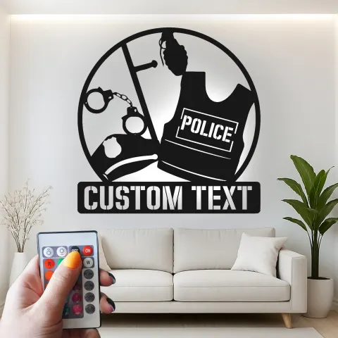 Vista alternativa di Insegna in metallo per attrezzatura della polizia personalizzata | Arte da parete LED per forze dell'ordine | Plaque con nome personalizzato per ufficiali | Regalo per pensionamento e accademia