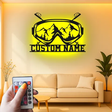 Vista alternativa de Arte de metal con gafas de esquí personalizadas | Cartel de montaña LED a medida | Decoración de cabaña de deportes de invierno | Regalo para esquiadores y snowboarders