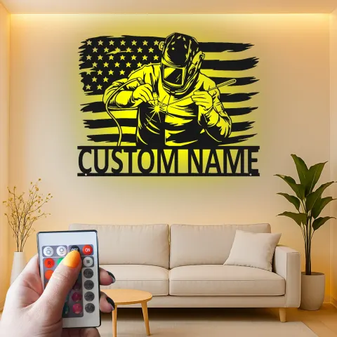 Vue alternative de Décoration murale en métal personnalisée avec soudeur et drapeau américain, lumière LED, cadeau personnalisé pour les ateliers ou garages de soudeurs