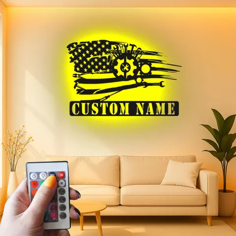 Vista alternativa di Insegna Metallica Bandiera Americana per Meccanico | Decorazione Garage LED Personalizzata | Arte Murale con Nome per Lui