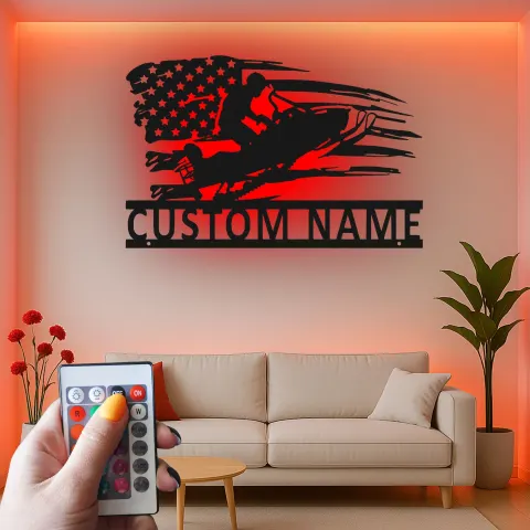Vista alternativa di Arte murale in metallo per motoslitta personalizzata | Insegna LED con bandiera americana | Decorazione per man cave e garage | Regalo per appassionati di motoslitta