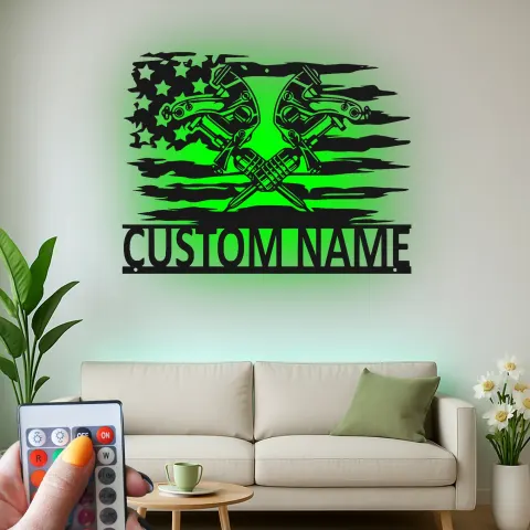 Vue alternative de Décoration murale en métal personnalisée avec clés à molette et drapeau américain rétroéclairé - Cadeau pour mécanicien