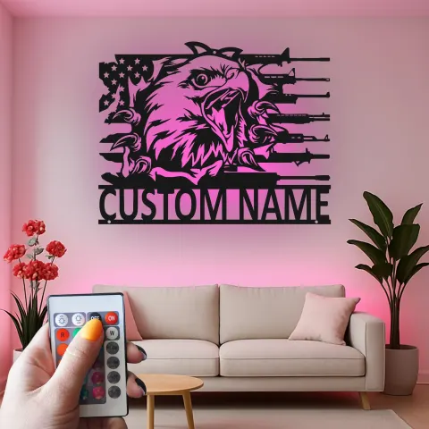 Vue alternative de Décoration murale en métal LED personnalisée avec aigle et fusils - Cadeau patriotique pour les vétérans, décor pour man cave ou garage