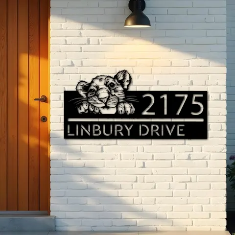 Vista alternativa de Custom Metal Peeking Lion Cub Wild animal wildlife Metal Address Sign, House number, Outdoor Number Signage, Yard Sign Address Plate
