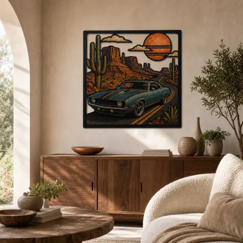 Arte Mural de Metal Colorido con Coche Mustang Clásico en Carretera del Desierto