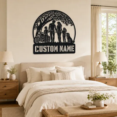 Vue alternative de Décoration murale en métal personnalisée pour une famille de quatre avec chien et moto