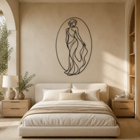 Vue alternative de Femme dans un cadre ovale | Décoration murale en métal