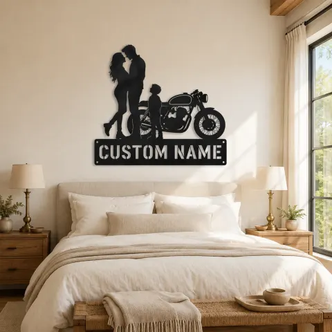 Vue alternative de Décoration murale en métal personnalisée pour famille de trois avec moto café racer