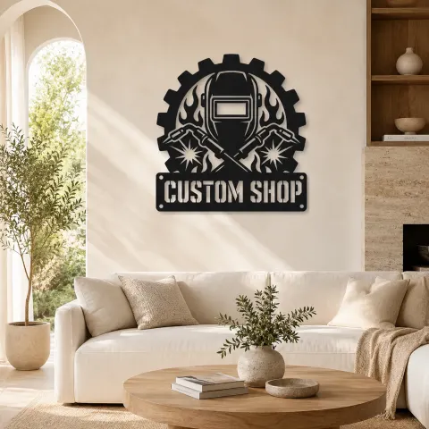 Décoration murale en métal personnalisée de casque de soudeur avec des torches croisées