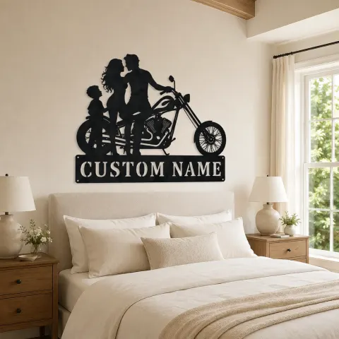 Vue alternative de Décoration murale en métal personnalisée pour famille de trois avec chopper