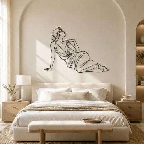 Vue alternative de Muse de Mode Allongée Décoration Murale en Métal | Décor de Figure de Mode