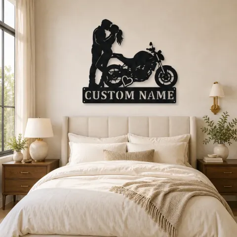 Vue alternative de Décoration murale en métal personnalisée Couple S'Embrassant avec Moto et Cœur