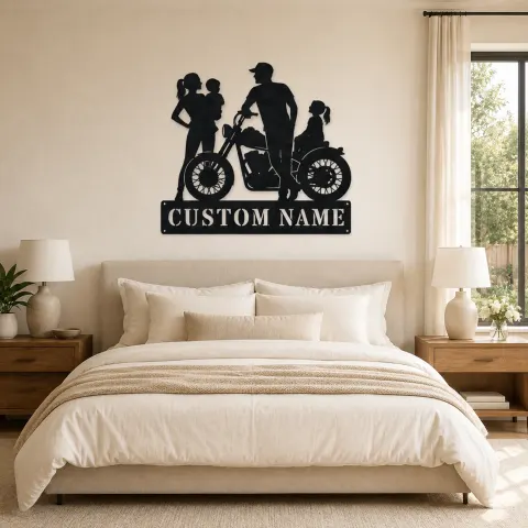 Vue alternative de Décoration murale en métal personnalisée pour famille avec fille assise sur moto