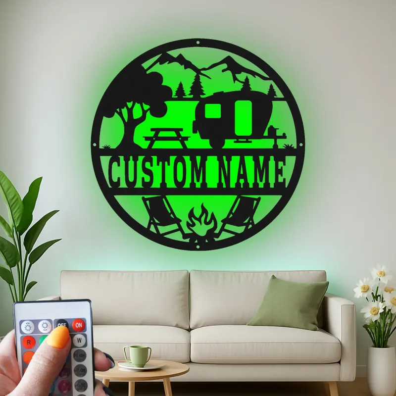 Personalisierte LED-Metall-Wandkunst mit Camper-Szene – Geschenk für Wohnmobilfans, Outdoor-Deko